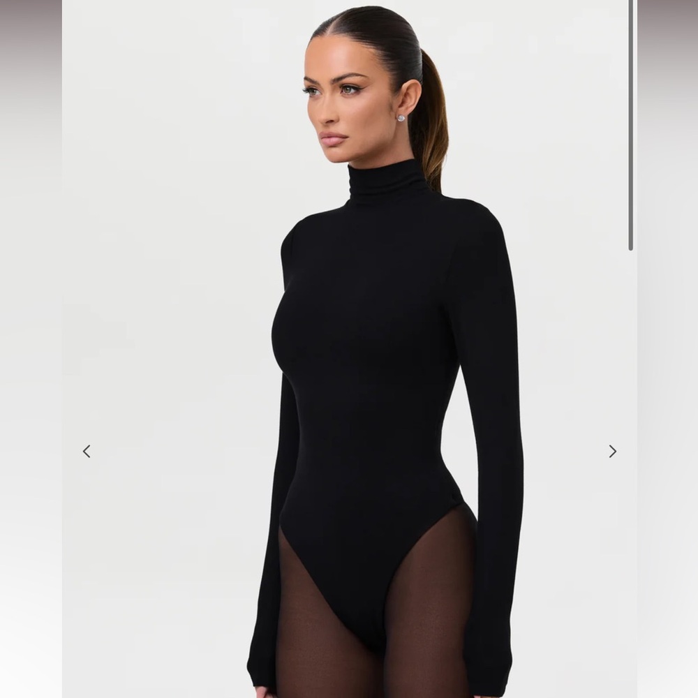Naked wardrobe butter turtleneck contour bodysuit size s small nwt